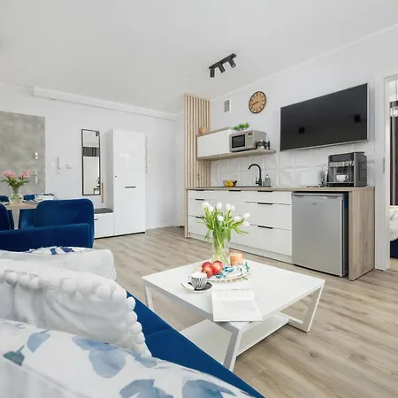 Blue 17 Z Basenem Apartment